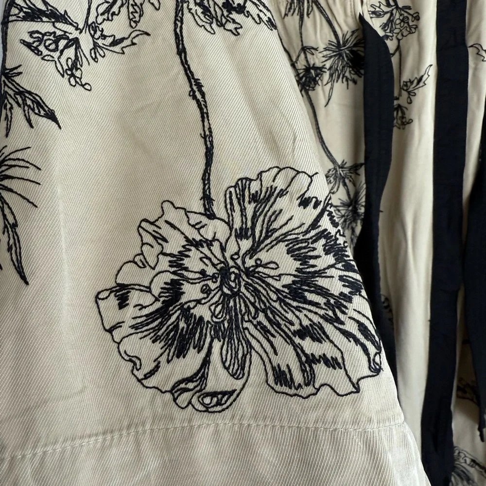 Floral Print Kimono Robe - Black and Tan. Size S-M. Premium collection H&M. - Picture 7 of 12